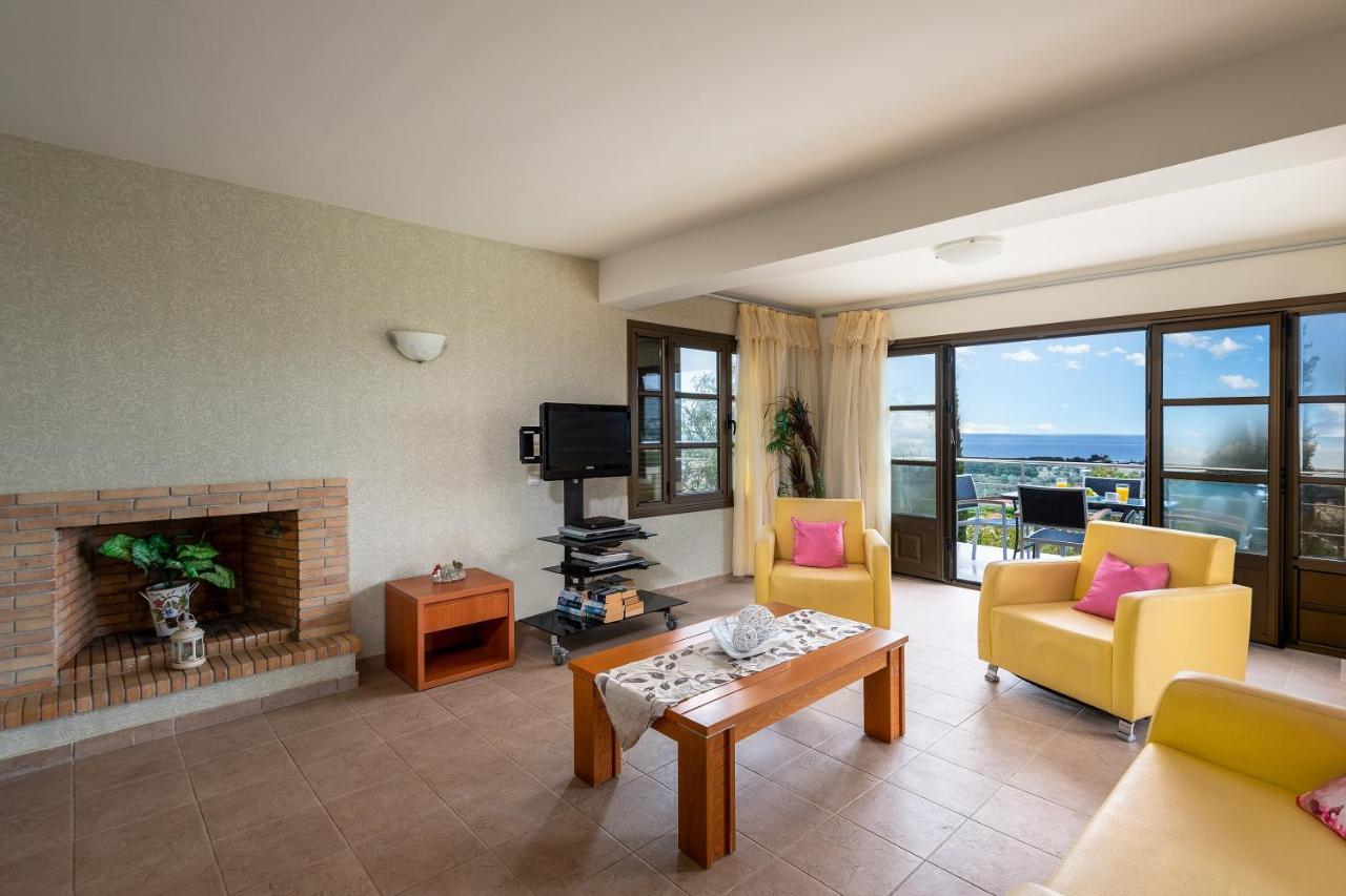Aegean Blue Villa'S Калатос Екстериор снимка