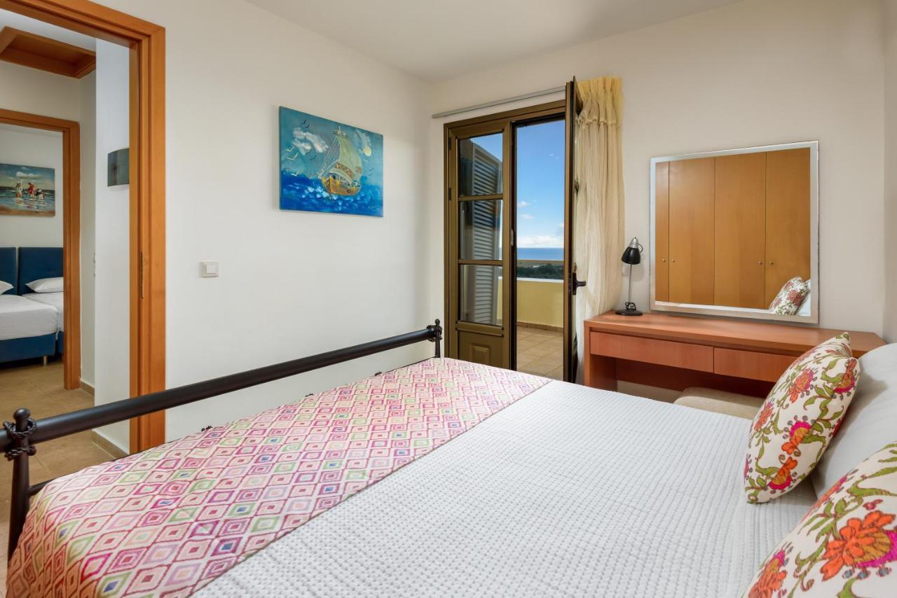 Aegean Blue Villa'S Калатос Екстериор снимка